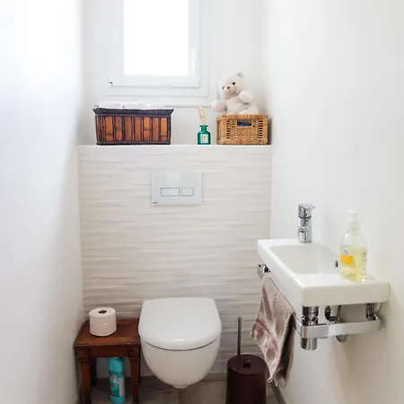 Konukevi Aux Coquelicots Sauvages 3*