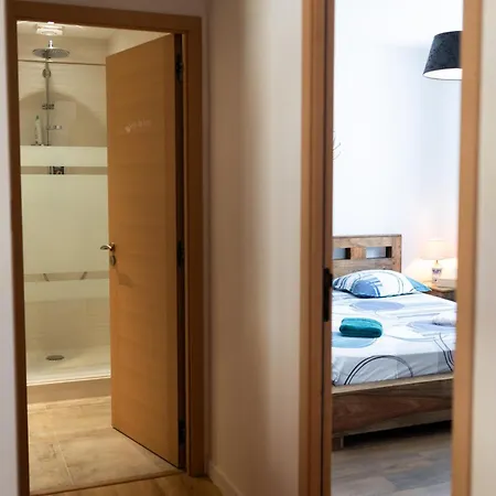 Aux Coquelicots Sauvages 3*