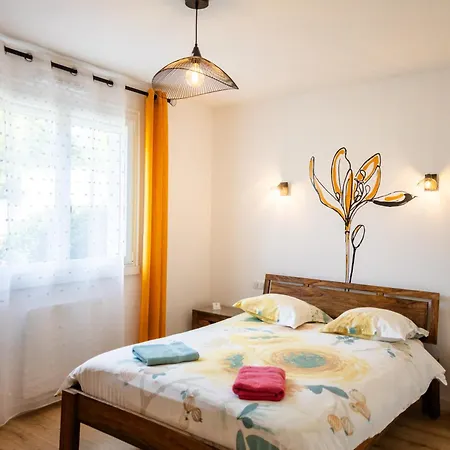 Aux Coquelicots Sauvages 3*